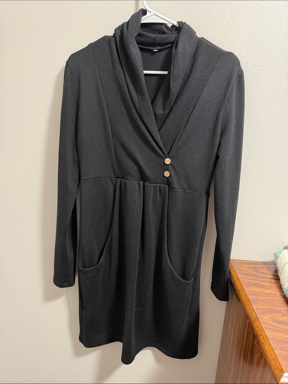 Women’s Black Long Sleeve Shawl-Collar Dress with Pockets